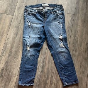 Distressed torrid jeans size 14 crops/ankle length